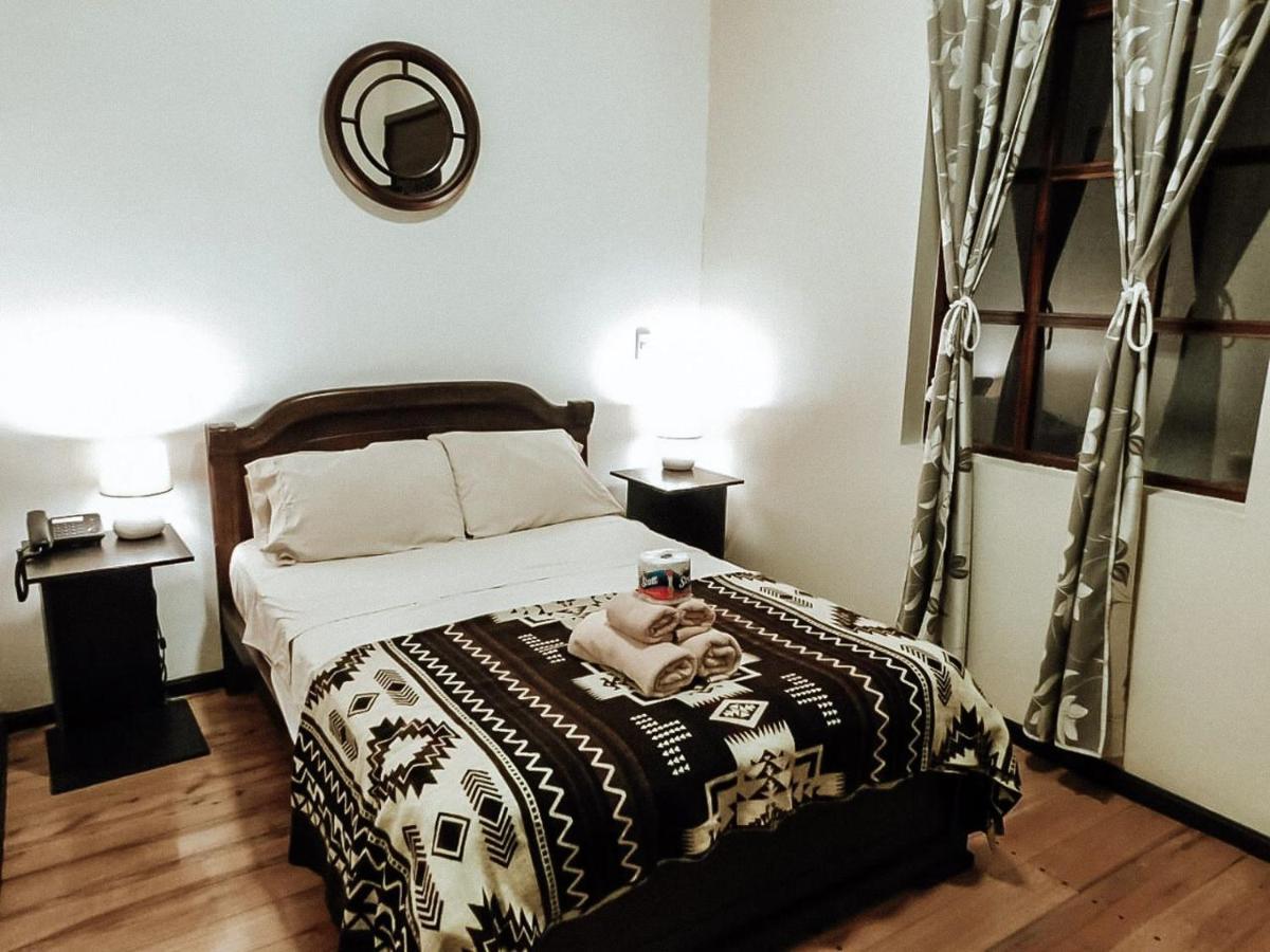 Hotel En El Centro Historico กูเอ็งกา ภายนอก รูปภาพ
